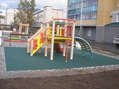 Детская площадка с резиновым покрытием в Чите по ул. Чкалова